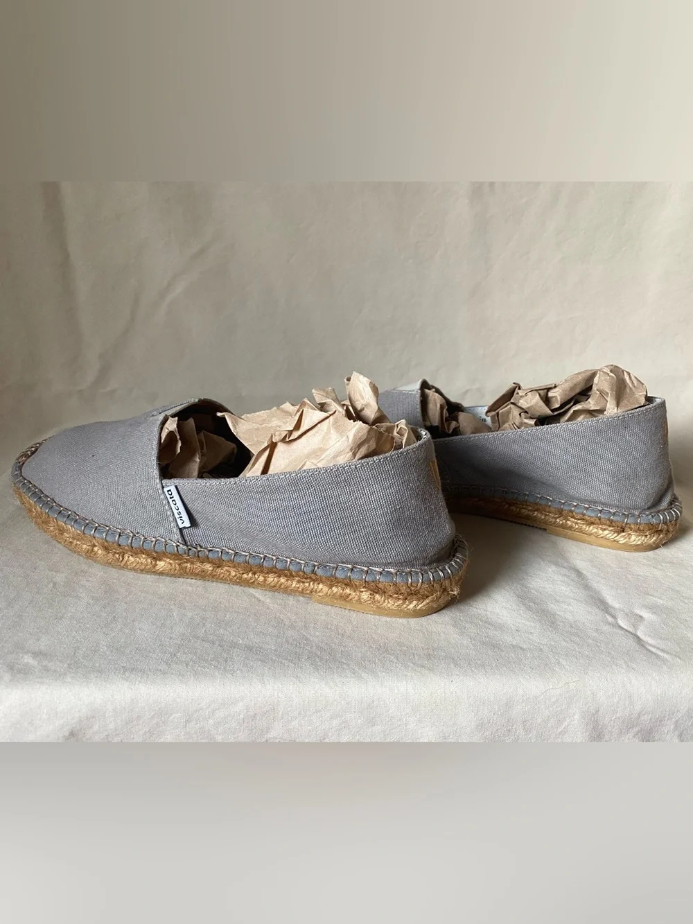 Viscata | Light Gray Canvas and Jute Stitched Espadrille Flats Size 39/8.5